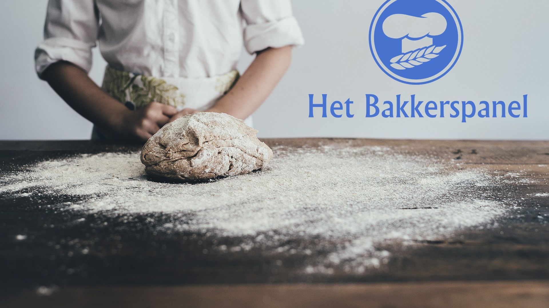 Het logo van het Belgisch bakkerspanel met brood op de plank op de achtergrond